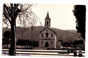 31 Bou Sfer l eglise Sainte Anne devant la fontaine de la place